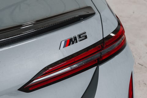 BMW M5 thumbnail 2