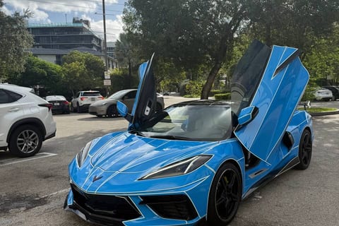 Corvette C8 Stingray thumbnail 1