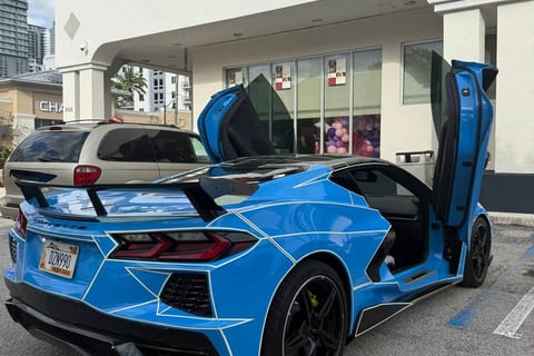 Corvette C8 Stingray thumbnail 2