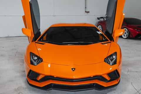 Lamborghini Aventador (Orange) thumbnail 2