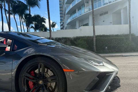Lamborghini Huracán EVO thumbnail 3