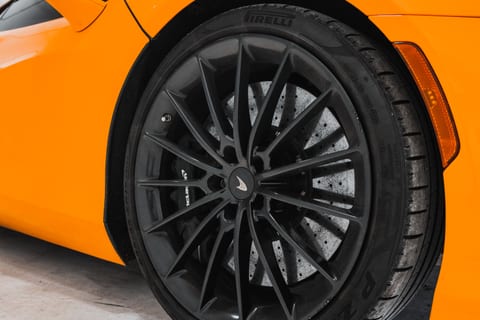 McLaren Artura thumbnail 5