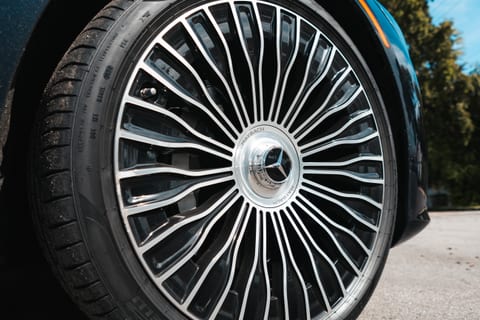 Mercedes-Maybach S-Class thumbnail 3