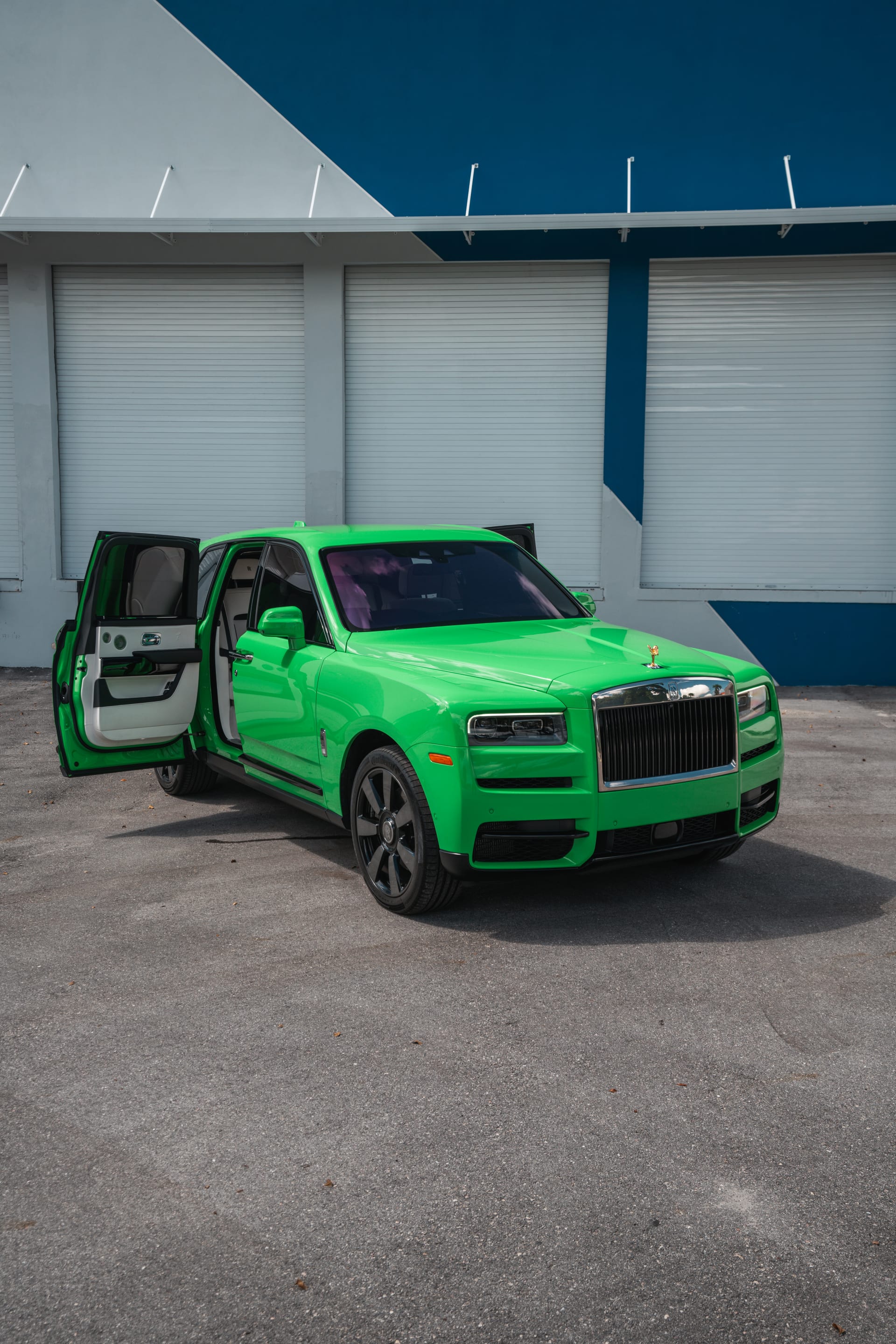 Rolls-Royce Cullinan - Flashy Exotics