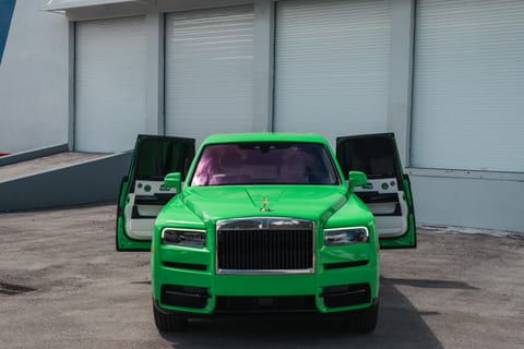 Rolls-Royce Cullinan thumbnail 2